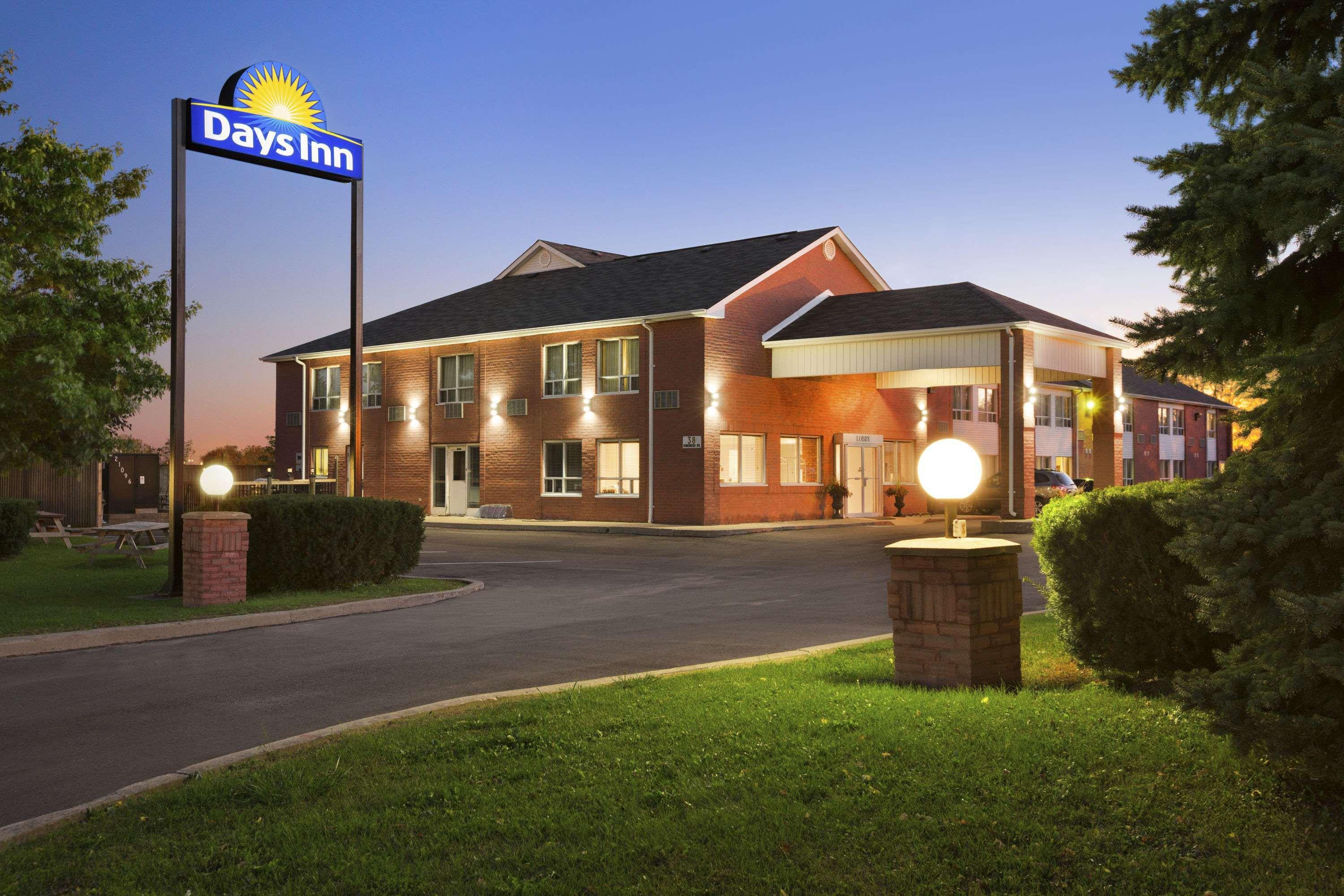 Days Inn By Wyndham Stouffville Ngoại thất bức ảnh